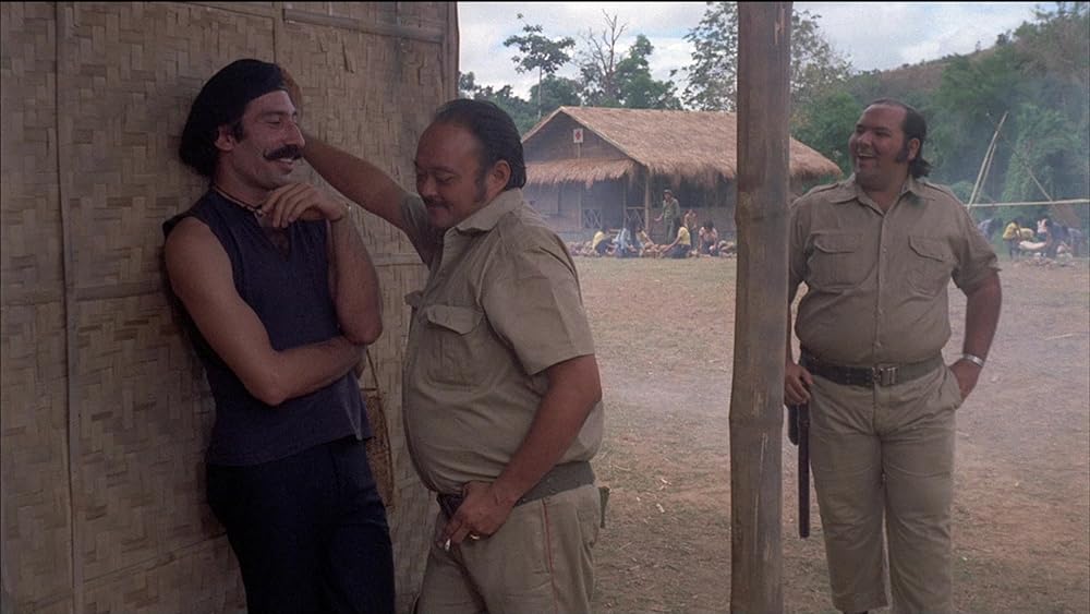 残虐全裸女収容所の画像