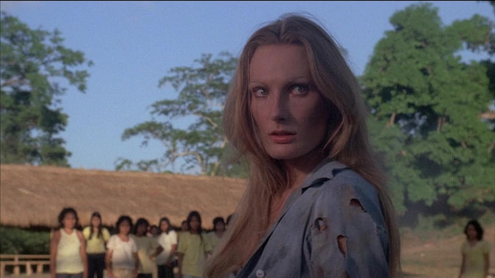 残虐全裸女収容所の画像