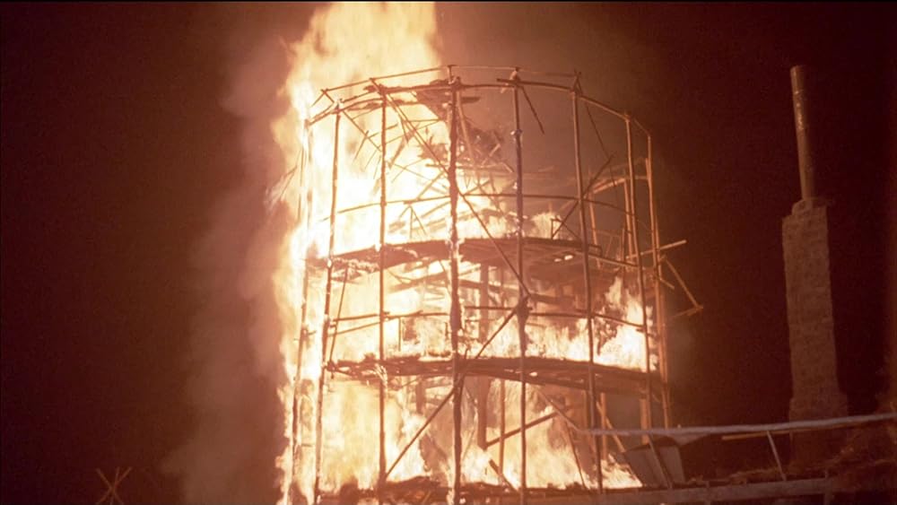 残虐全裸女収容所の画像