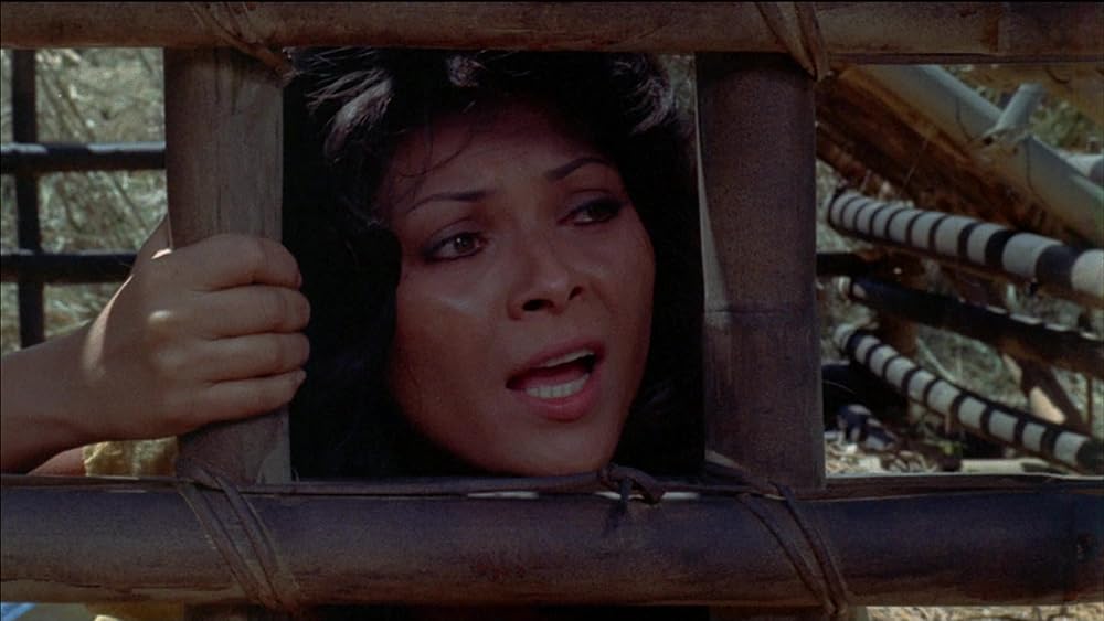 残虐全裸女収容所の画像