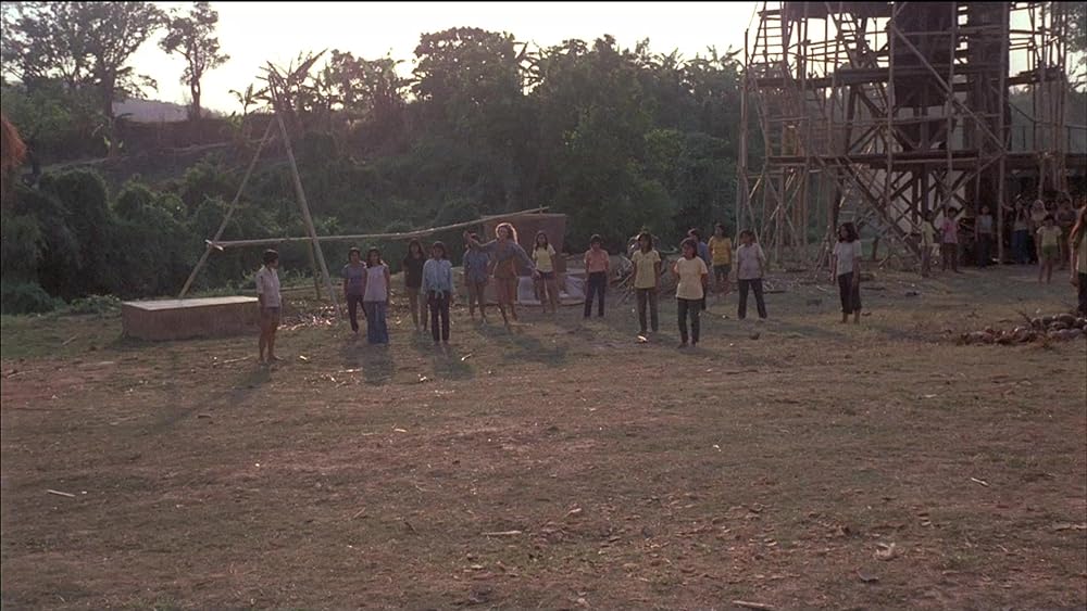 残虐全裸女収容所の画像