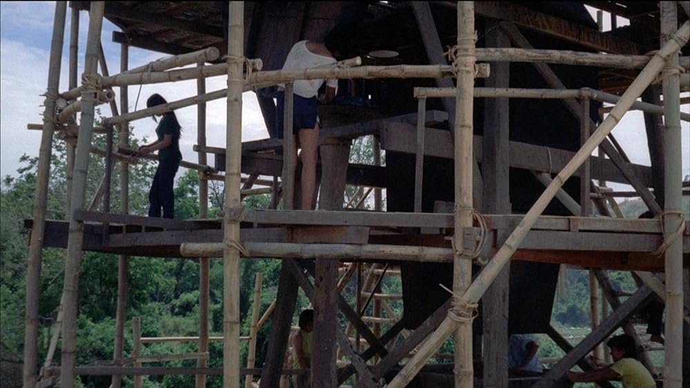 残虐全裸女収容所の画像