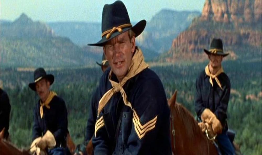 襲われた幌馬車の画像