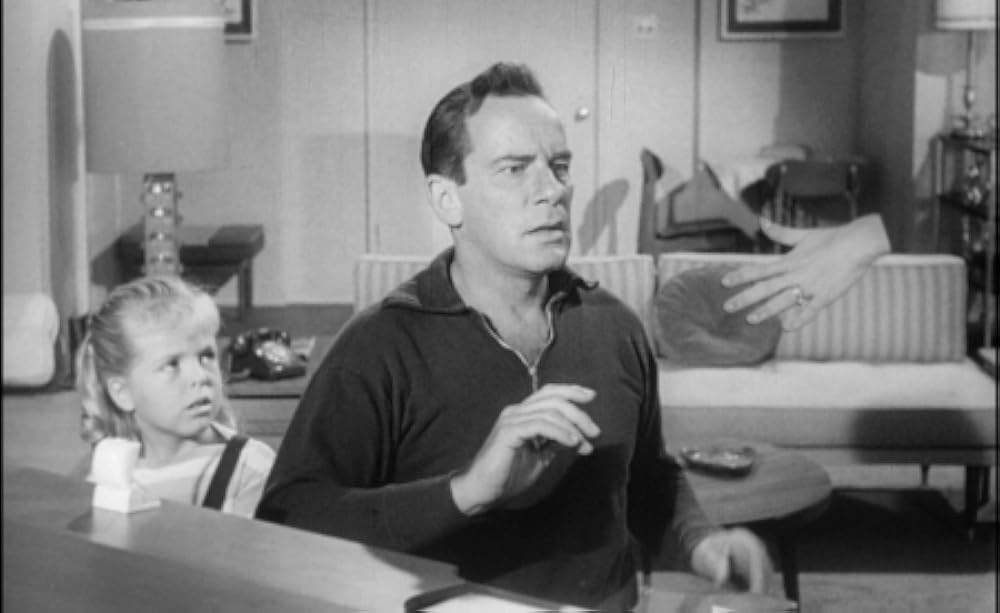 空飛ぶ生首の画像