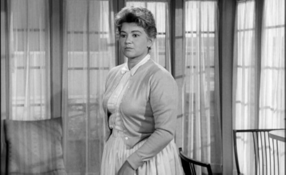 空飛ぶ生首の画像