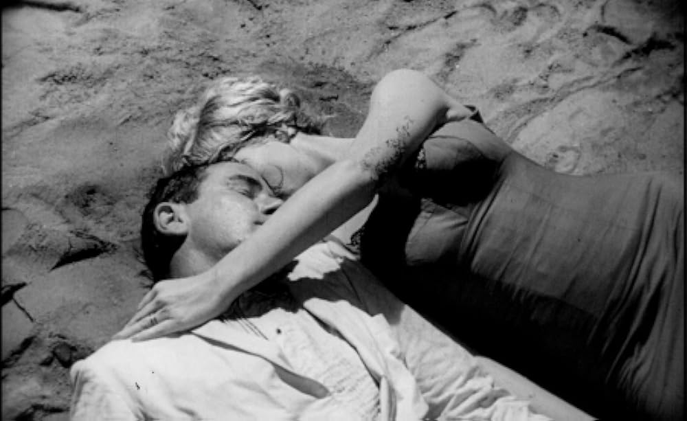 空飛ぶ生首の画像