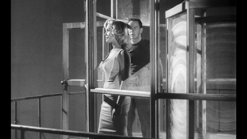 空飛ぶ生首の画像