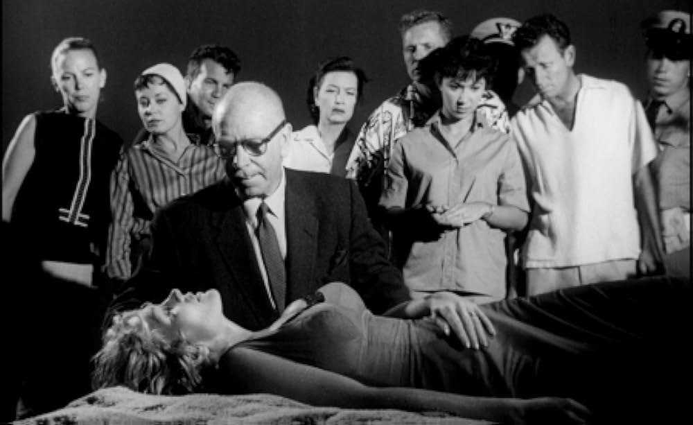 空飛ぶ生首の画像