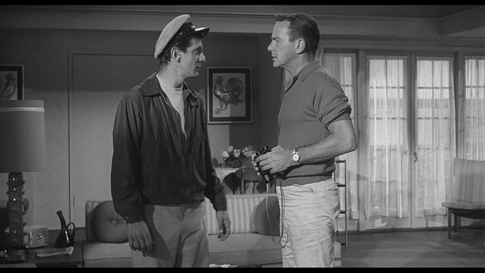 空飛ぶ生首の画像