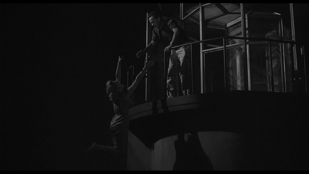 空飛ぶ生首の画像