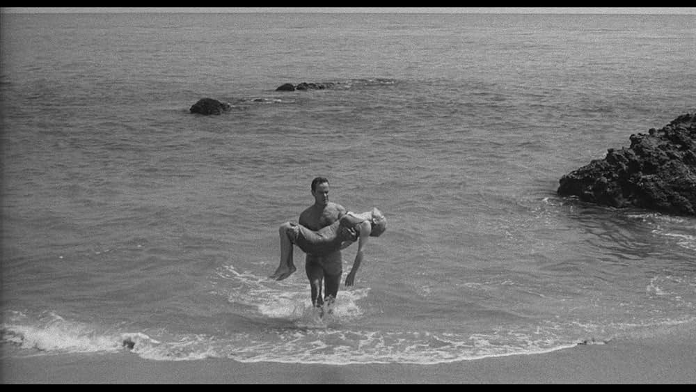 空飛ぶ生首の画像