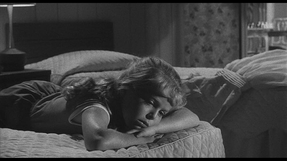 空飛ぶ生首の画像