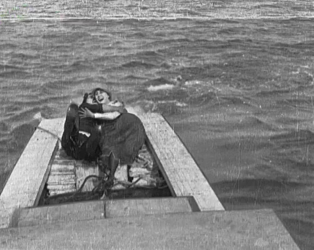 チャップリンの船乗り生活の画像