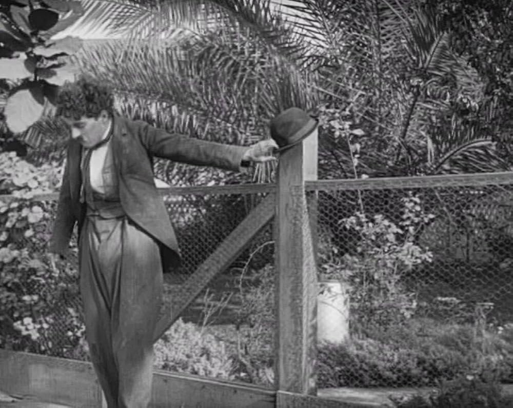 チャップリンの船乗り生活の画像