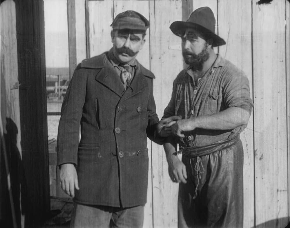 チャップリンの船乗り生活の画像