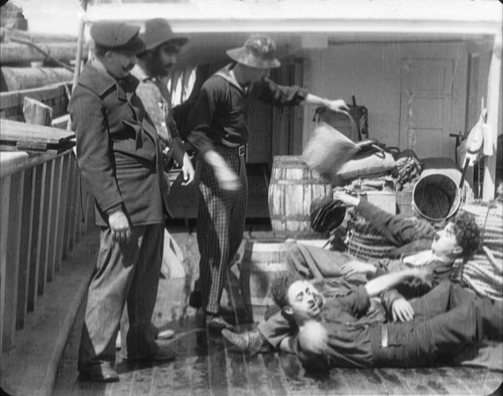 チャップリンの船乗り生活の画像