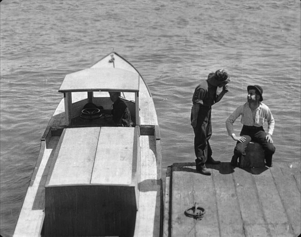 チャップリンの船乗り生活の画像