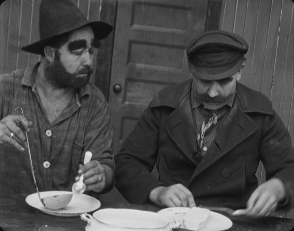 チャップリンの船乗り生活の画像