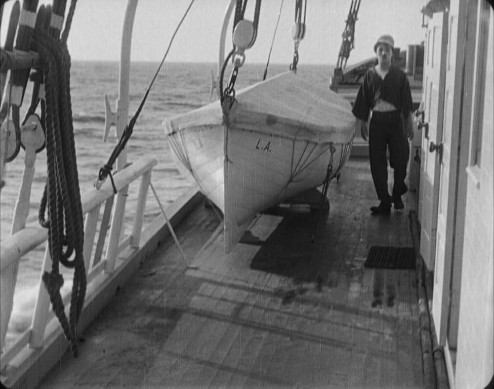 チャップリンの船乗り生活の画像