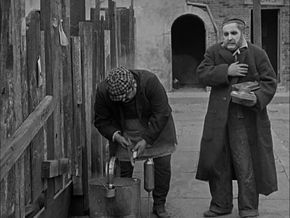 チャップリン・レヴューの画像