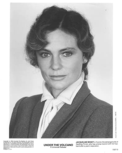 「火山のもとで」ジャクリーン・ビセットの画像