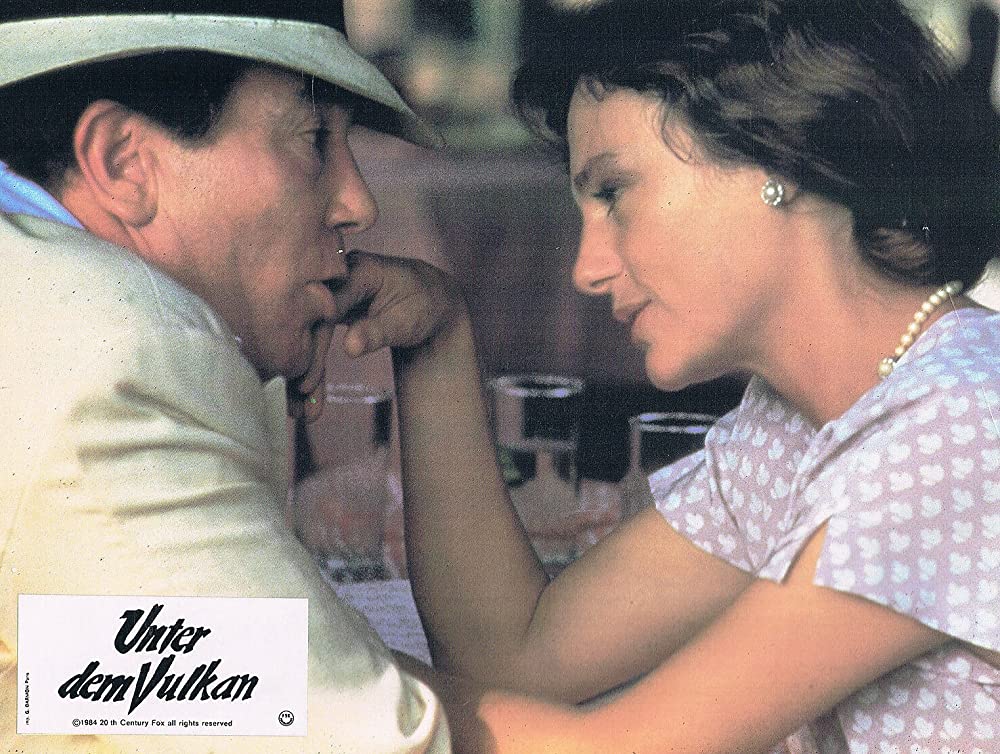 「火山のもとで」ジャクリーン・ビセット & アルバート・フィニーの画像