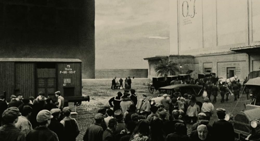 そして船は行くの画像