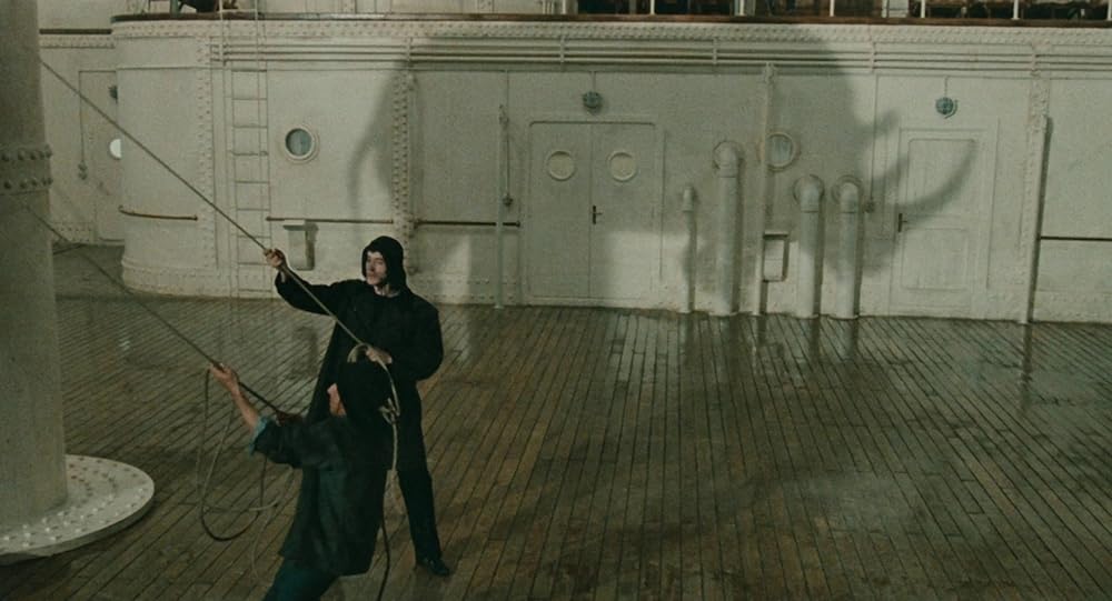 そして船は行くの画像