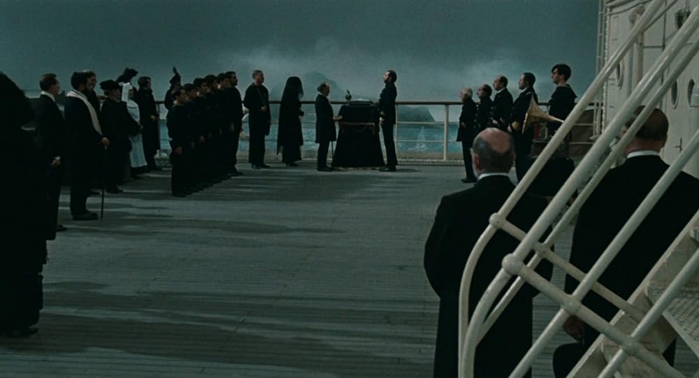 そして船は行くの画像