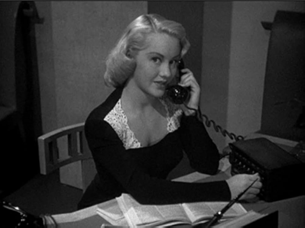 湖中の女の画像