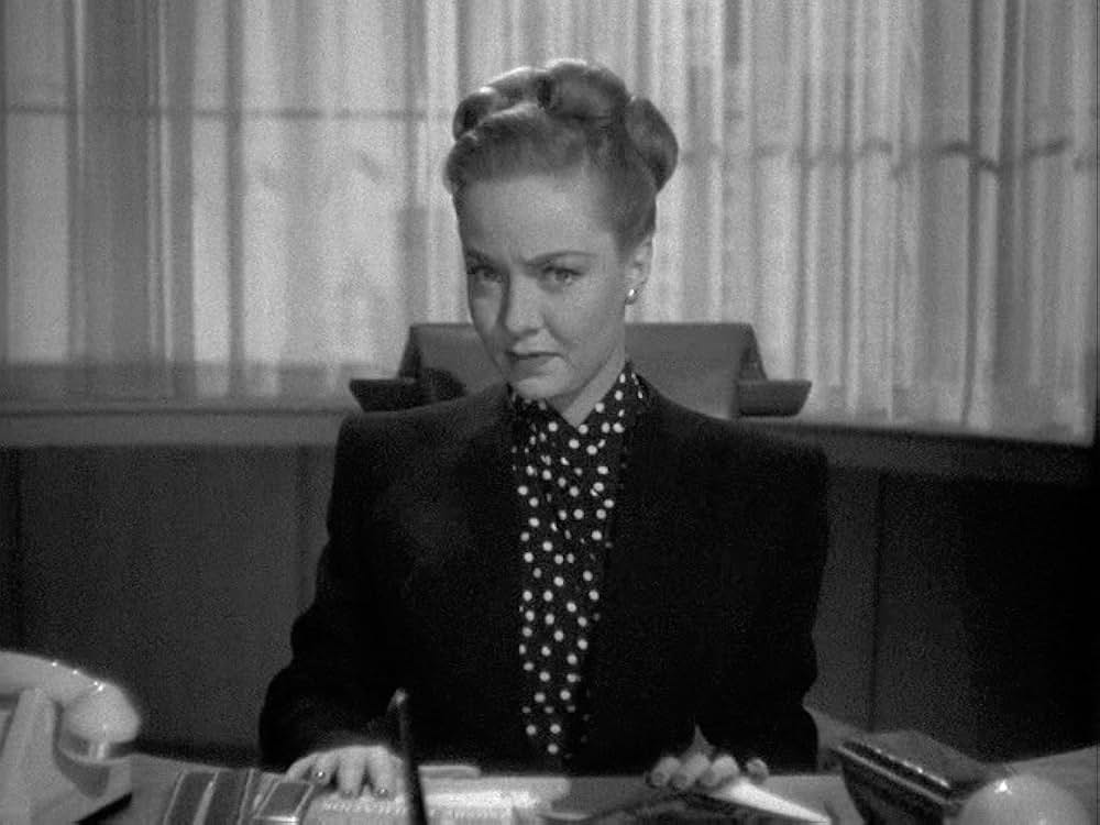 湖中の女の画像