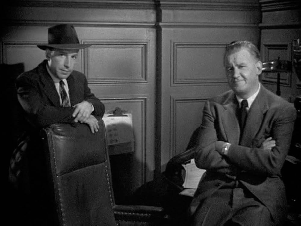 湖中の女の画像