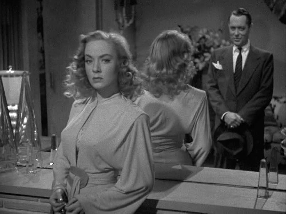 湖中の女の画像