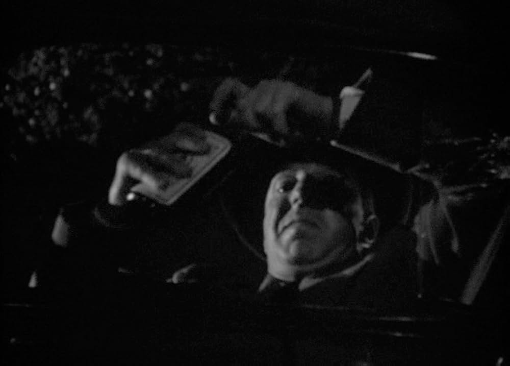 湖中の女の画像