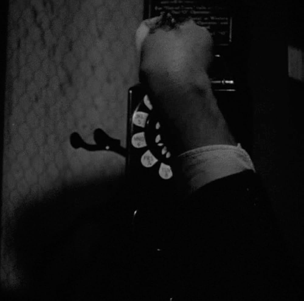 湖中の女の画像