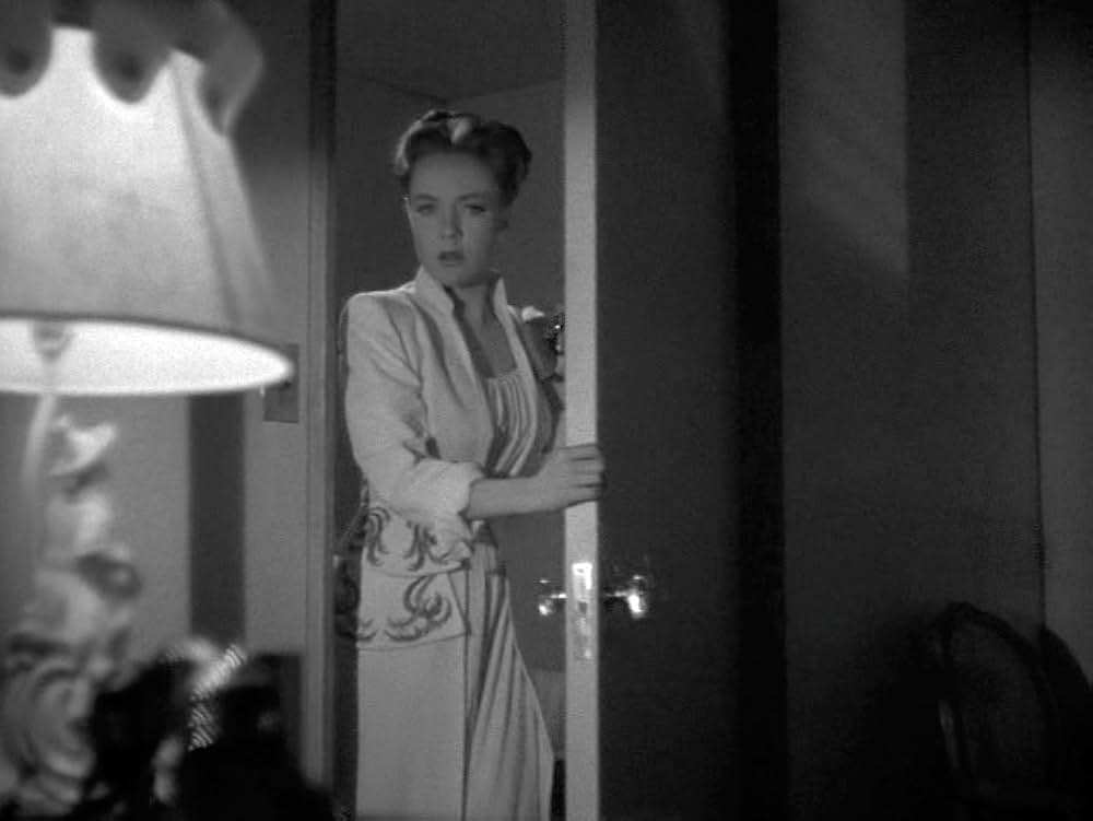 湖中の女の画像