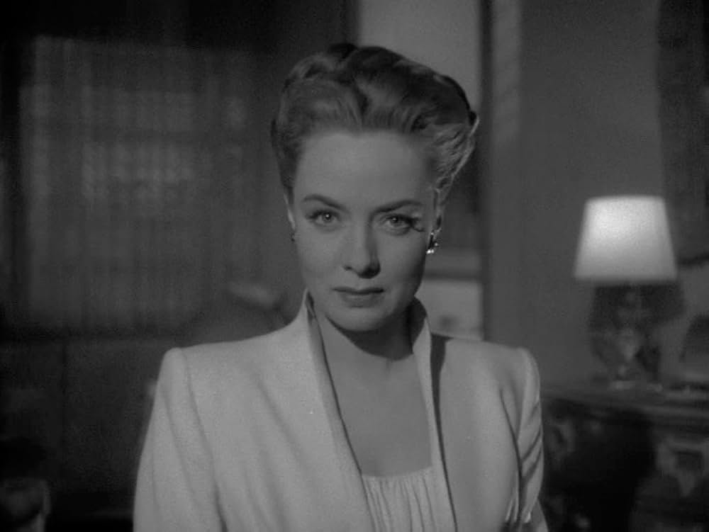 湖中の女の画像