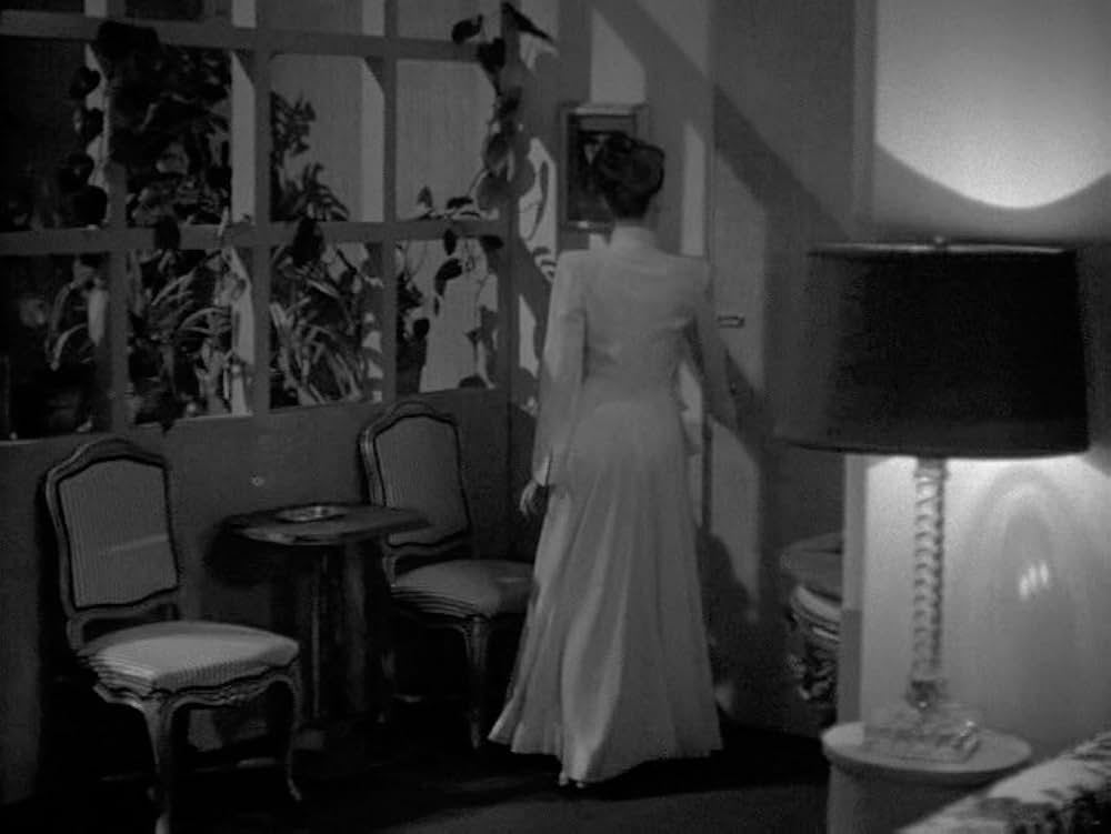 湖中の女の画像