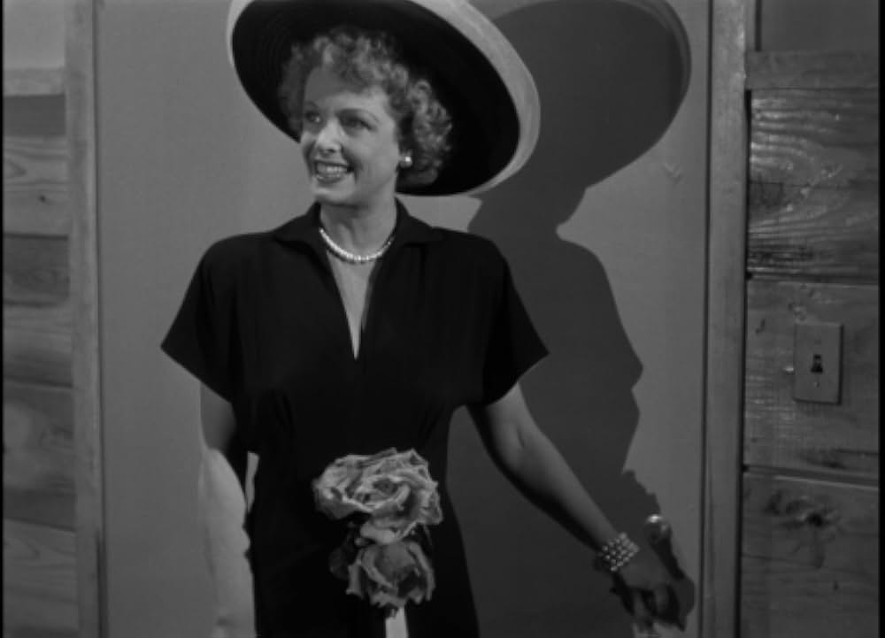 扉の陰の秘密の画像