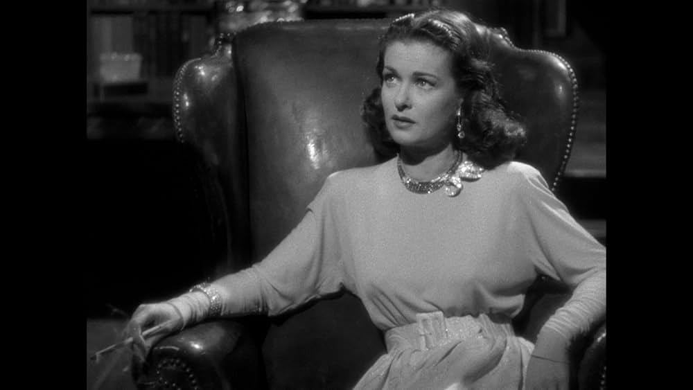 扉の陰の秘密の画像