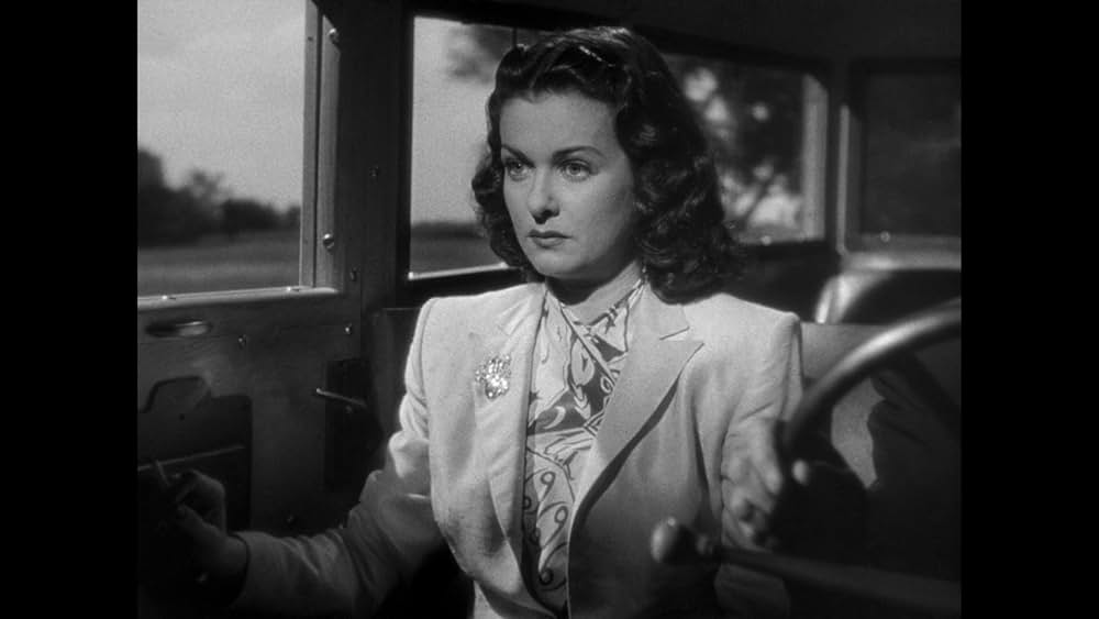 扉の陰の秘密の画像