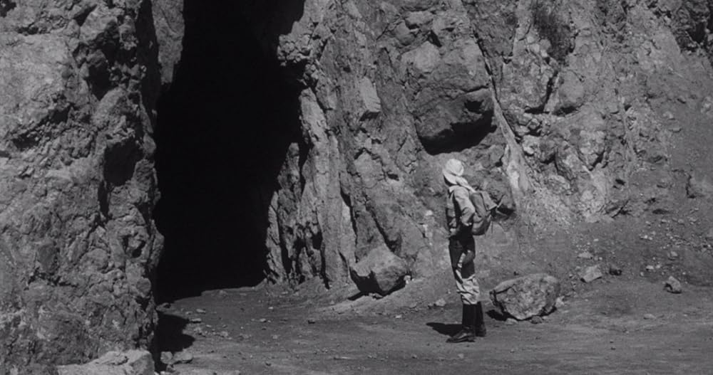 昆虫怪獣の襲来の画像