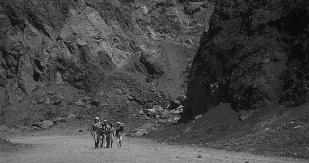 昆虫怪獣の襲来の画像