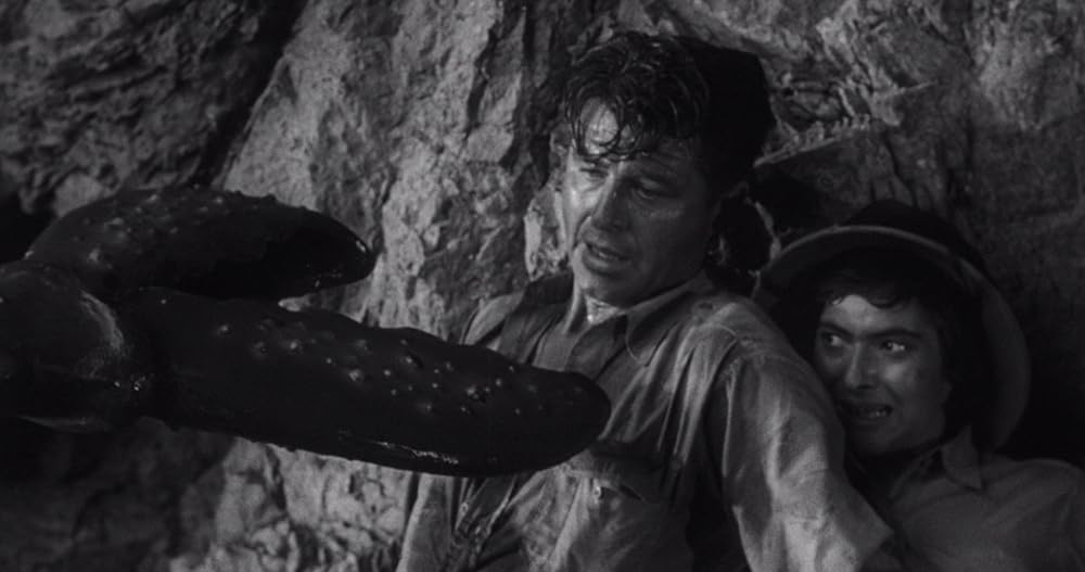 昆虫怪獣の襲来の画像