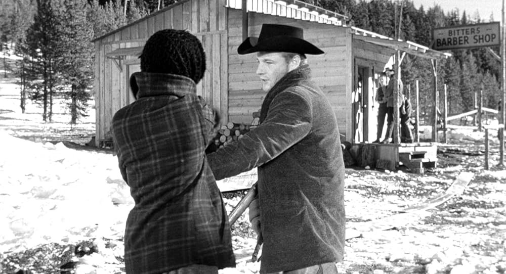 無法の拳銃の画像