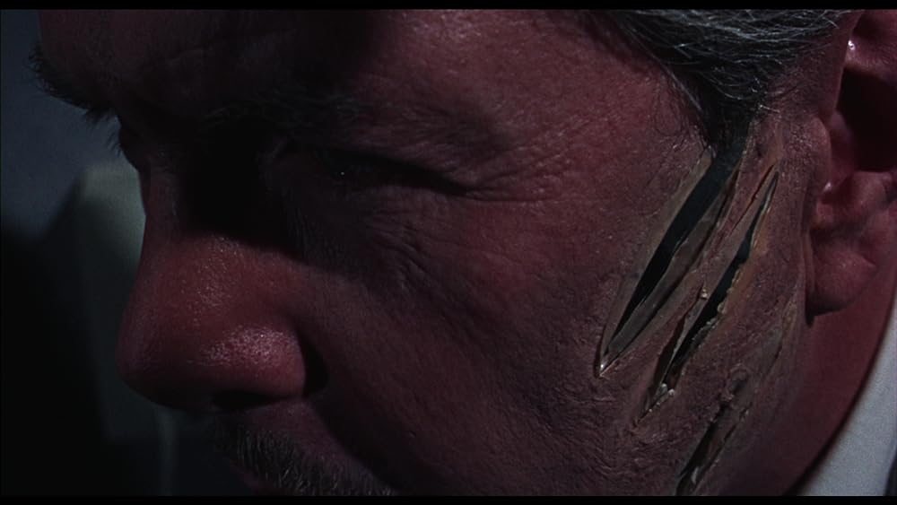 残酷の沼の画像