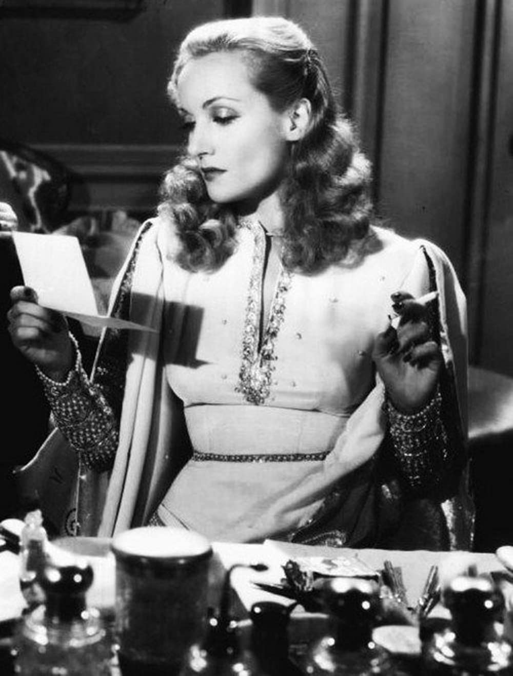 生きるべきか死ぬべきかの画像