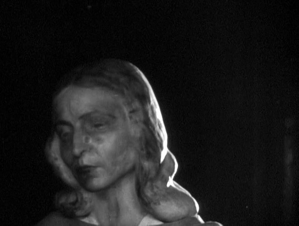 アッシャー家の末裔の画像