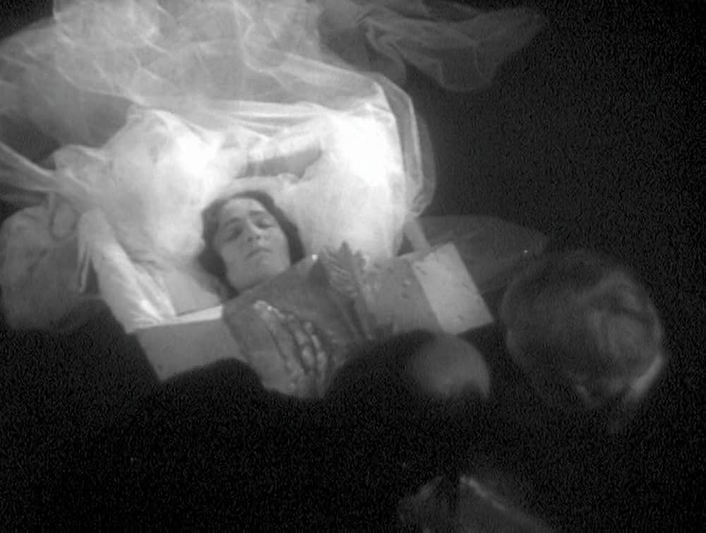 アッシャー家の末裔の画像