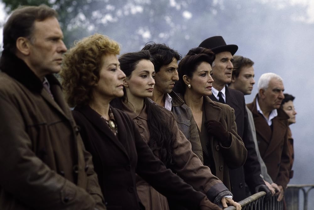 遠い日の家族の画像